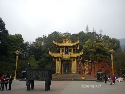 Cina: Monte Emei, Primo padiglione