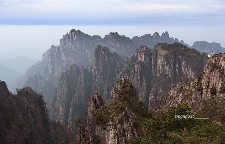 Due settimane in Cina: itinerario con visita al Monte Huangshan; una veduta del Monte Giallo