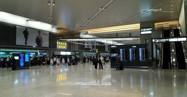Aeroporto di Shanghai-Hongqiao; aerostazione; interno