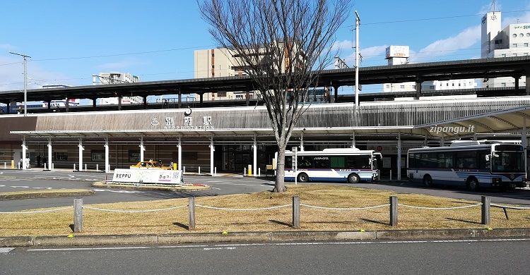 Come raggiungere Beppu: in treno; la Stazione di Beppu (Beppu-Eki)