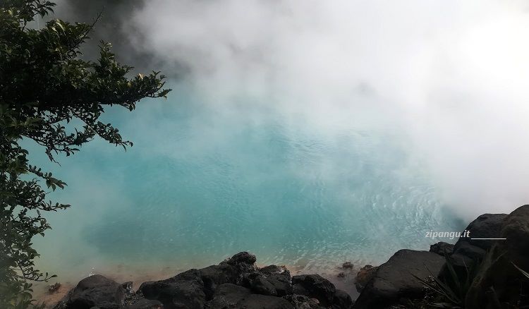 Viaggio a Beppu: visita all'Umi-jigoku