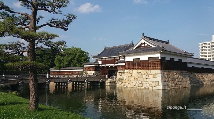 Itinerario a piedi a Hiroshima: percorso lungo il perimetro del castello; fortilizio
