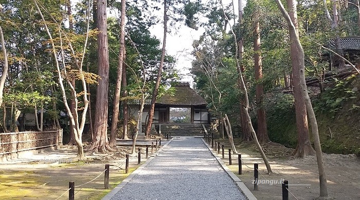 Tempio Honen-In (Sakyo, Kyoto): sentiero di accesso e portale