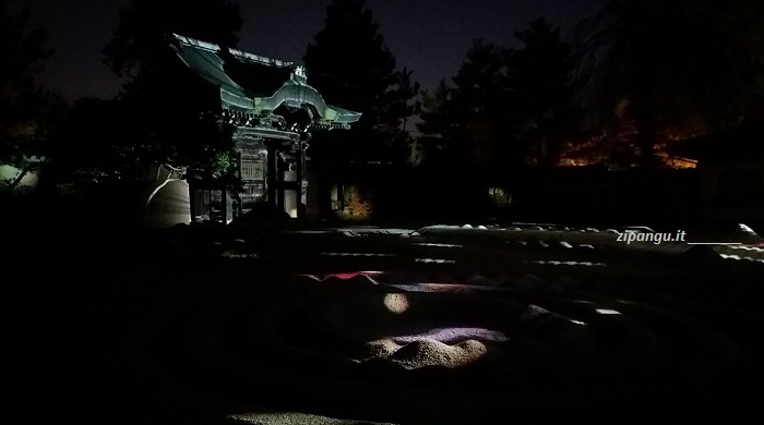 Kyoto di sera: illuminazione notturna del giardino secco del Kodai-Ji