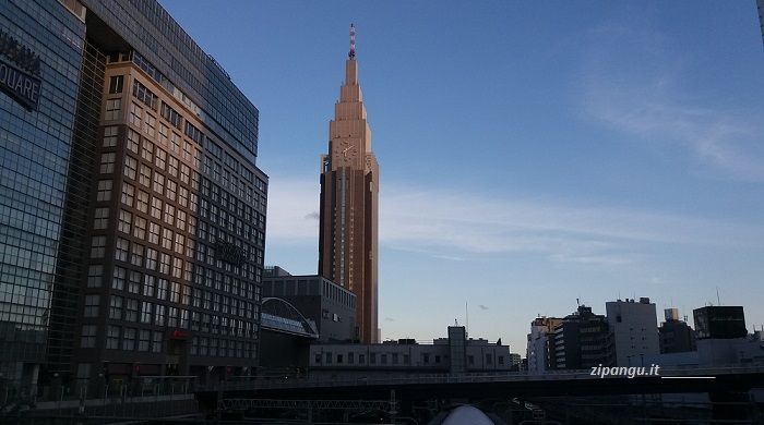 Cosa fare a Shinjuku: vedere i grattacieli situati attorno alla Stazione di Shinjuku