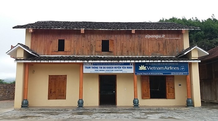 Ufficio turistico nei dintorni di Yen Minh; dove trovare mappe delle strade