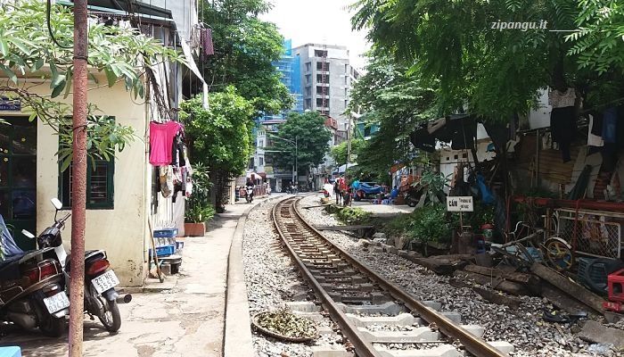Cose da vedere a Hanoi: la ferrovia che attraversa la città