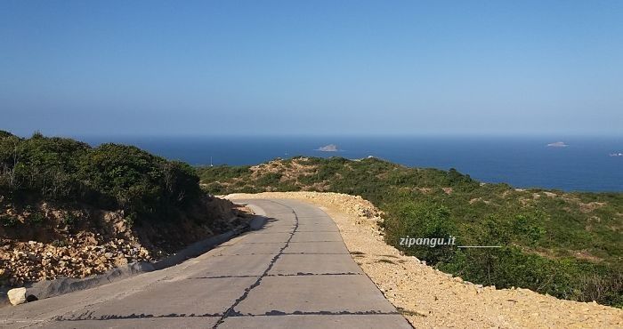 Strade in Vietnam: una strada a lastre di cemento