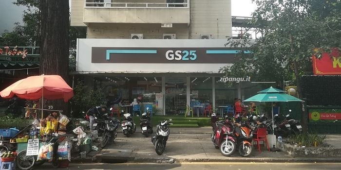 Konbini GS25; catena di piccoli supermercati in Vietnam